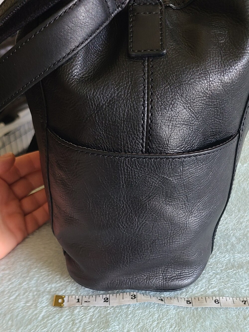 Vintage Fossil Black Leather Drawstring Shoulder Bag with Gold Hardware - Picture 9 of 13